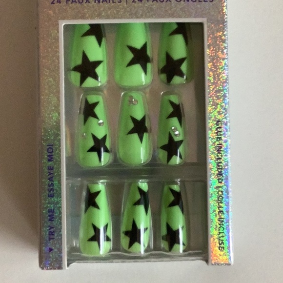 Claire’s Green Frog Mini Backpack Keychain, Nails Set & Bracelet. New With Tags. - Picture 2 of 4